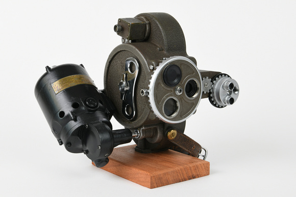 002:BELL & HOWELL 16mm Eyemo US Army
