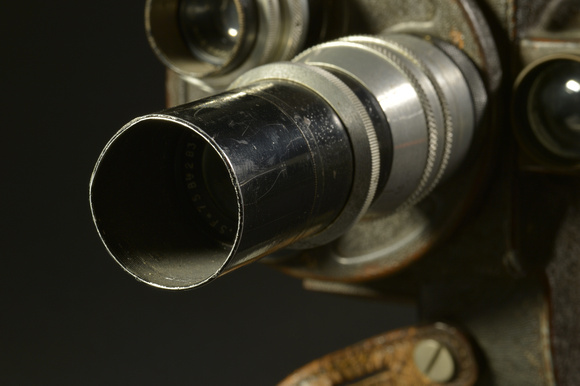 Bell & Howell 16mm Eyemo / +/- 1937