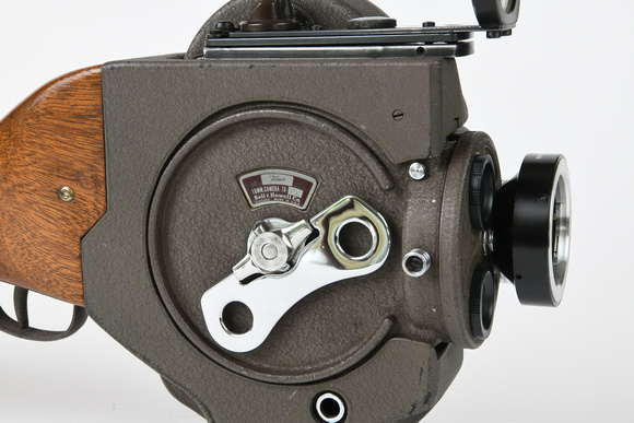 001 : BELL & HOWELL 16mm Filmo DL rifle camera Lens adaptor C-mount to Minolta