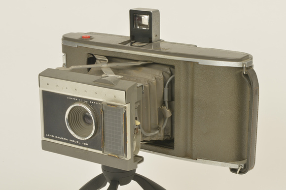 Polaroid / Land camera model J66