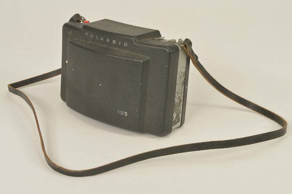 Polaroid Land camera 195 (70's) / adjustable lens)
